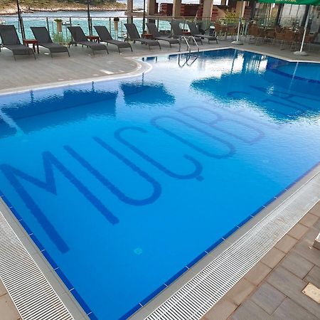 Mucobega Hotel 2 Sarande Bagian luar foto