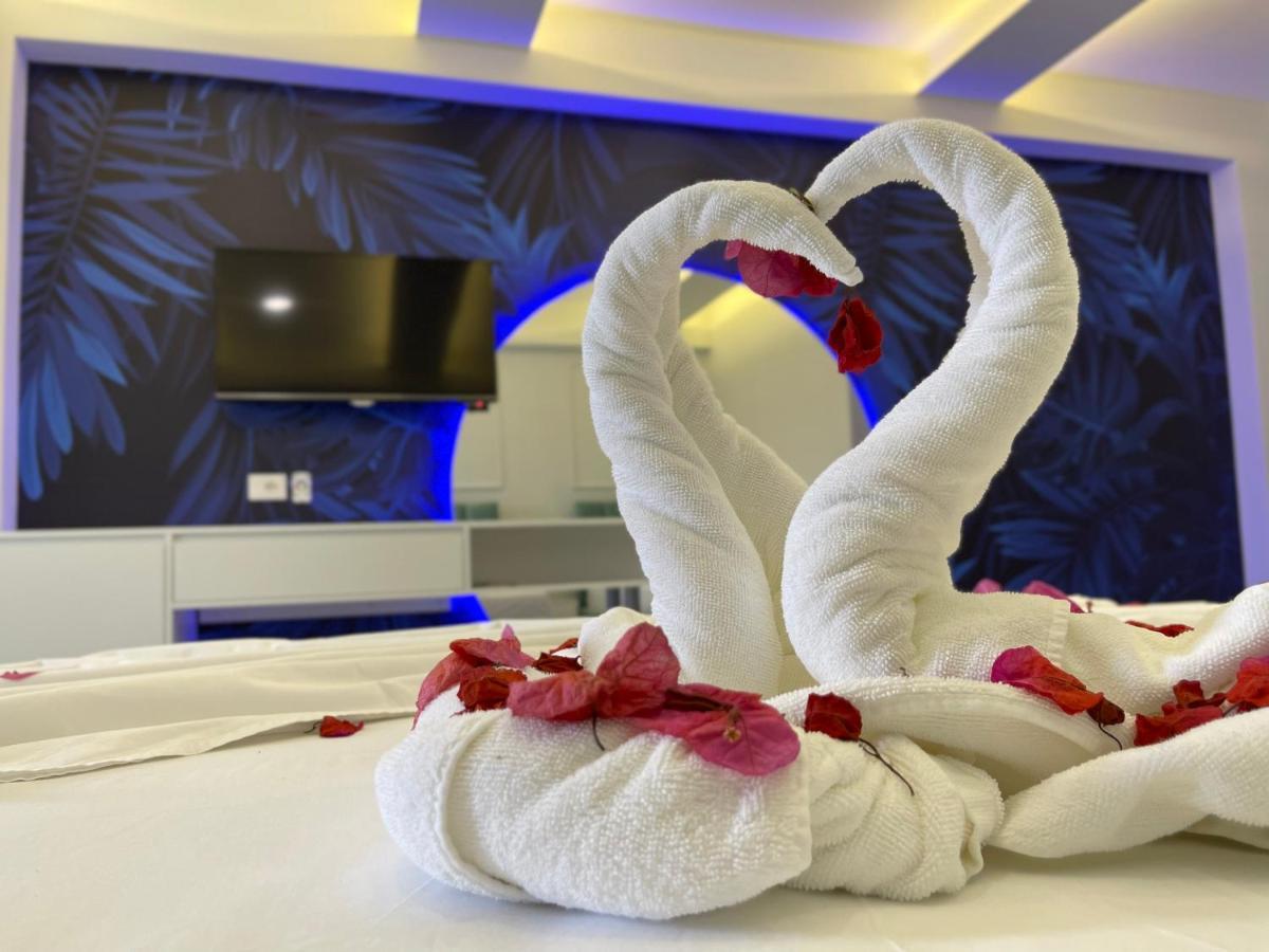 Mucobega Hotel 2 Sarande Bagian luar foto