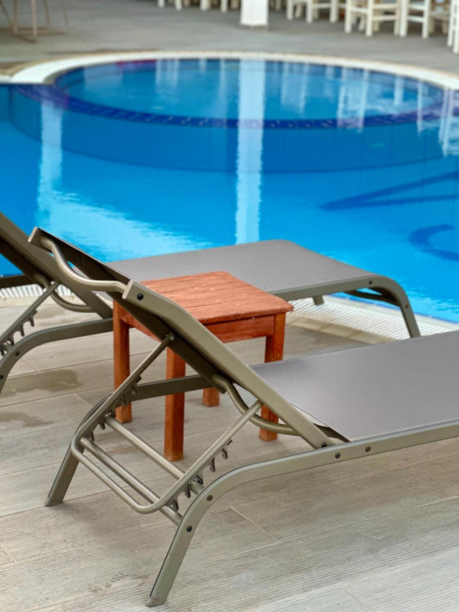 Mucobega Hotel 2 Sarande Bagian luar foto