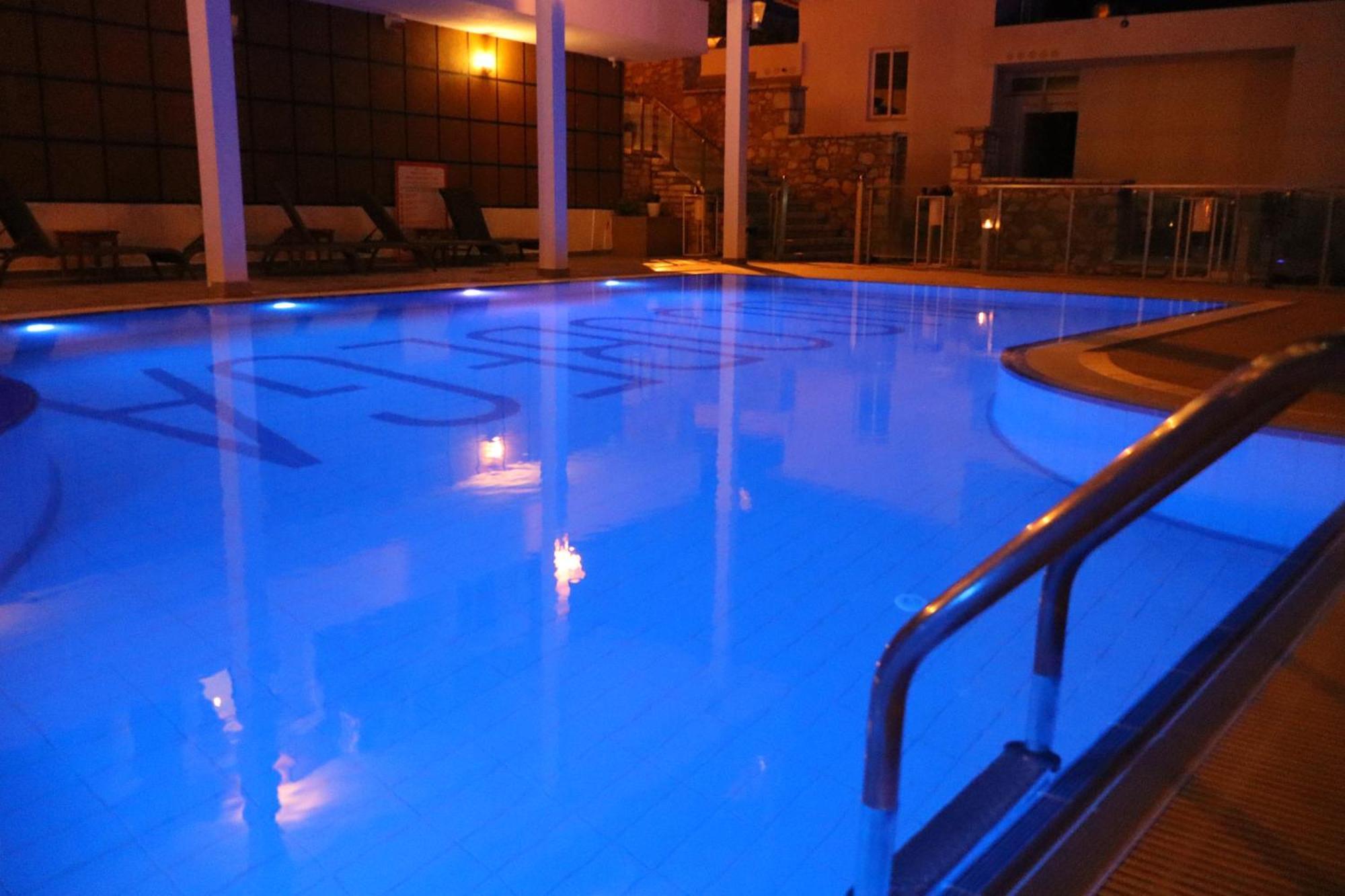 Mucobega Hotel 2 Sarande Bagian luar foto