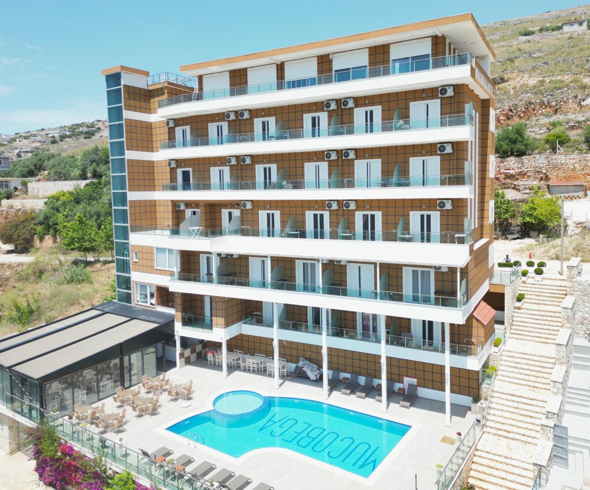 Mucobega Hotel 2 Sarande Bagian luar foto
