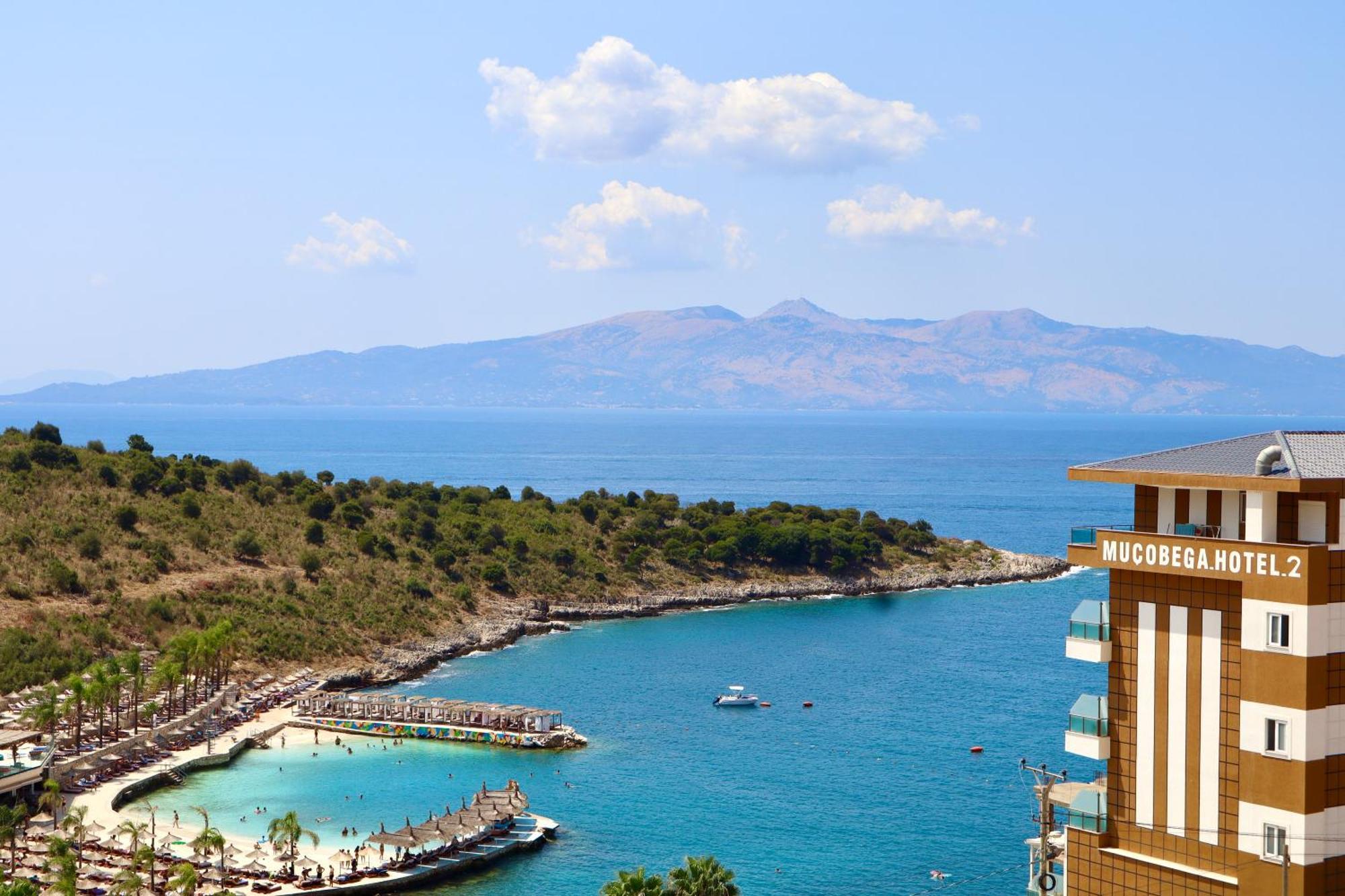Mucobega Hotel 2 Sarande Bagian luar foto