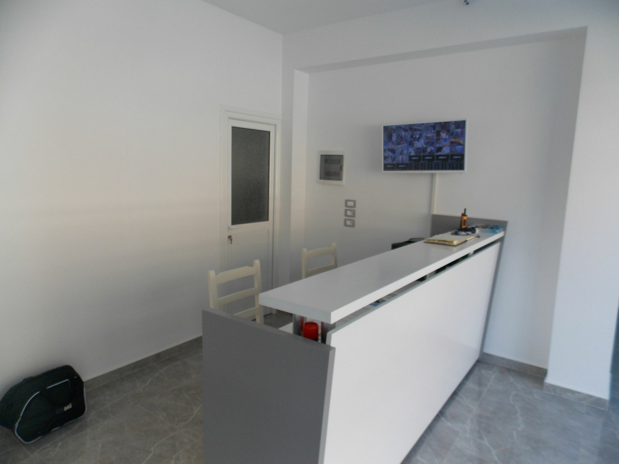 Mucobega Hotel 2 Sarande Bagian luar foto