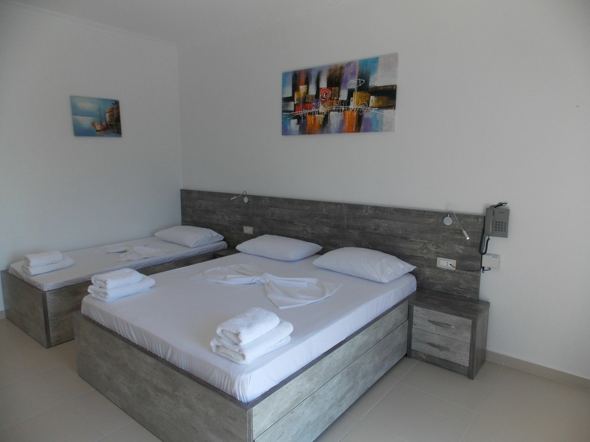 Mucobega Hotel 2 Sarande Bagian luar foto