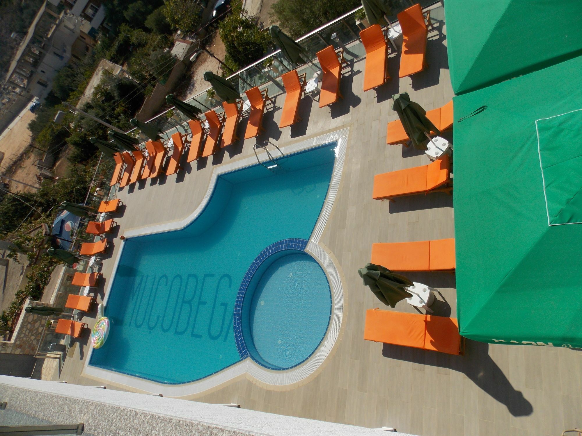 Mucobega Hotel 2 Sarande Bagian luar foto