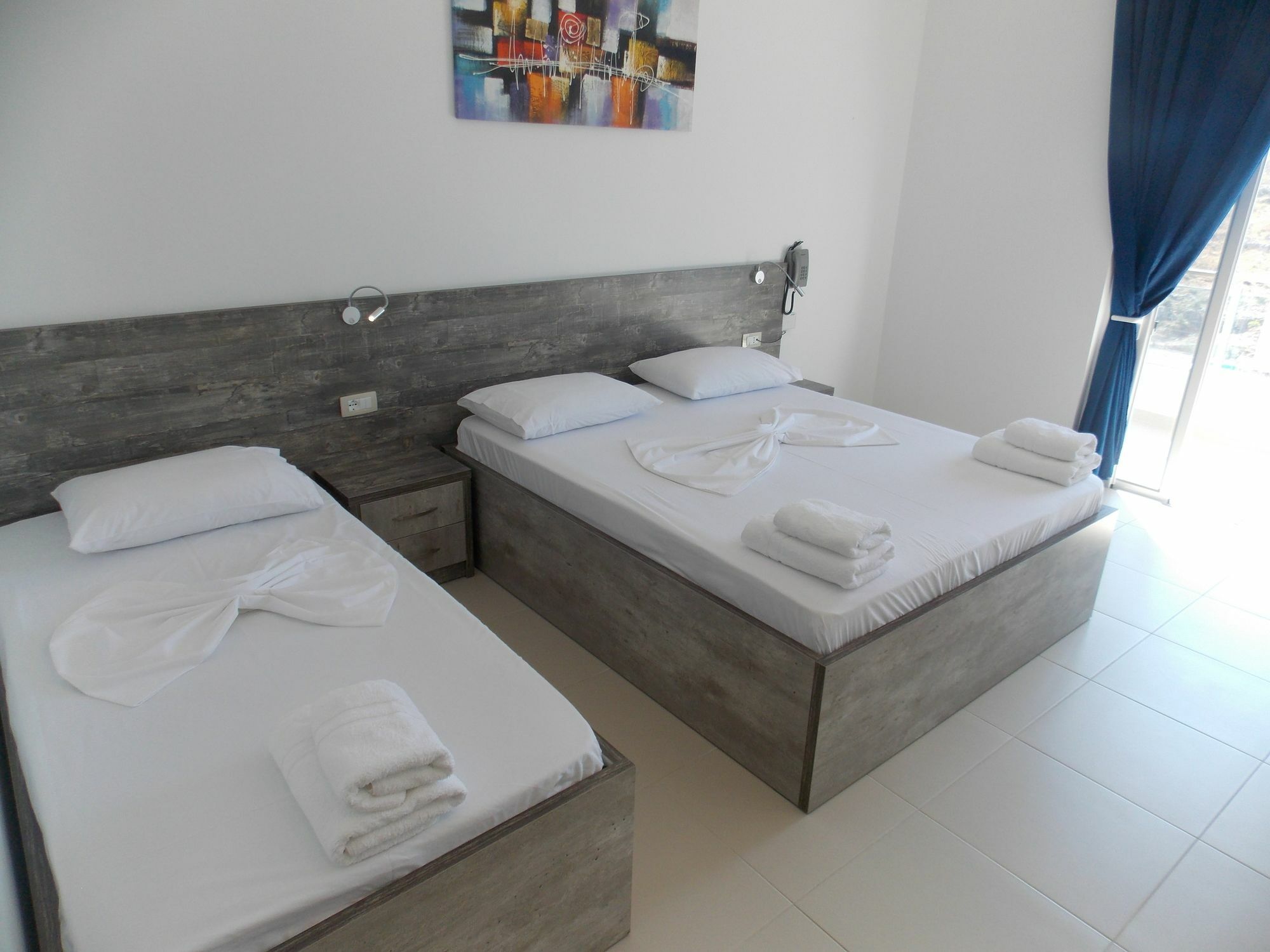 Mucobega Hotel 2 Sarande Bagian luar foto