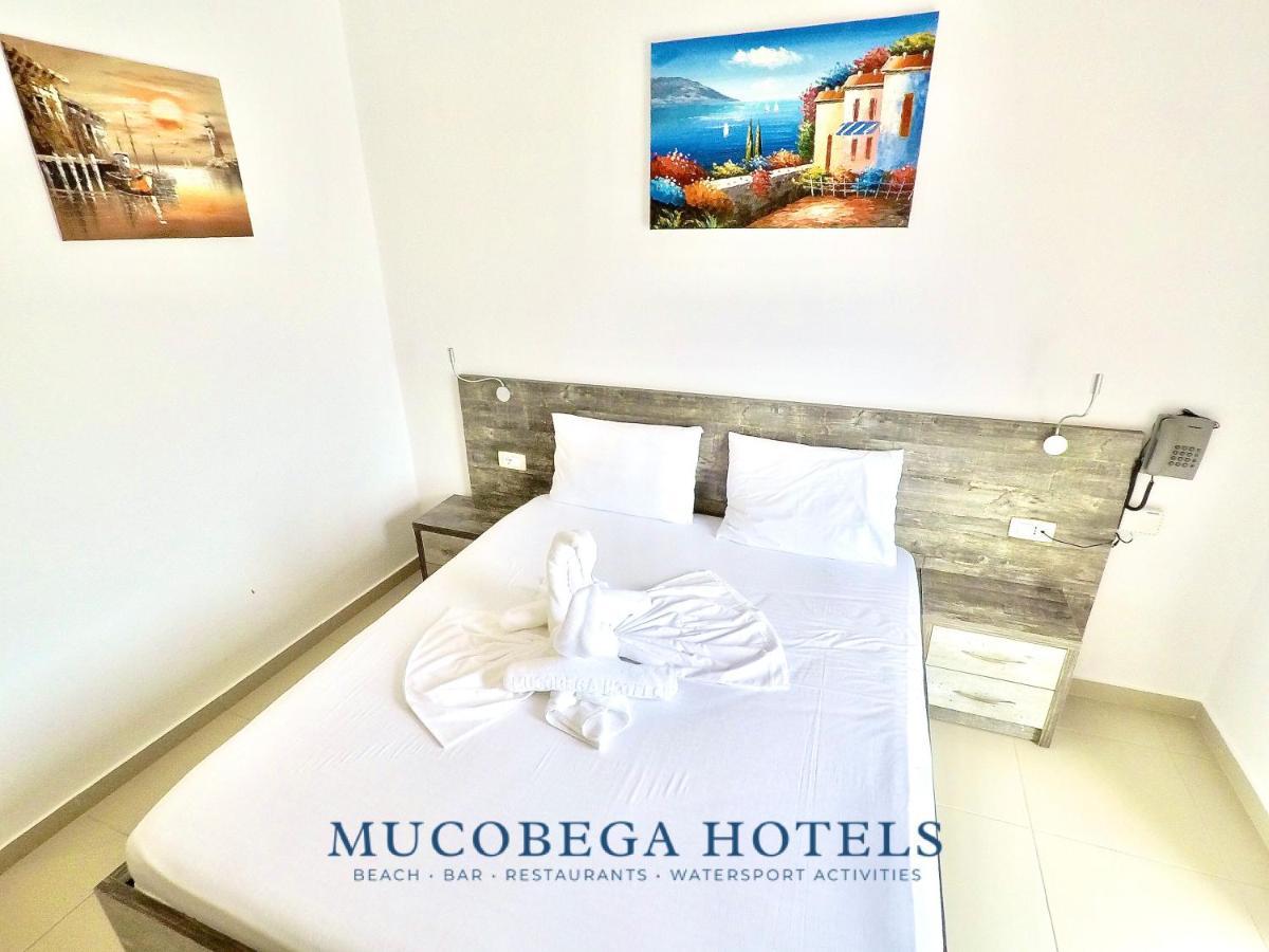 Mucobega Hotel 2 Sarande Bagian luar foto